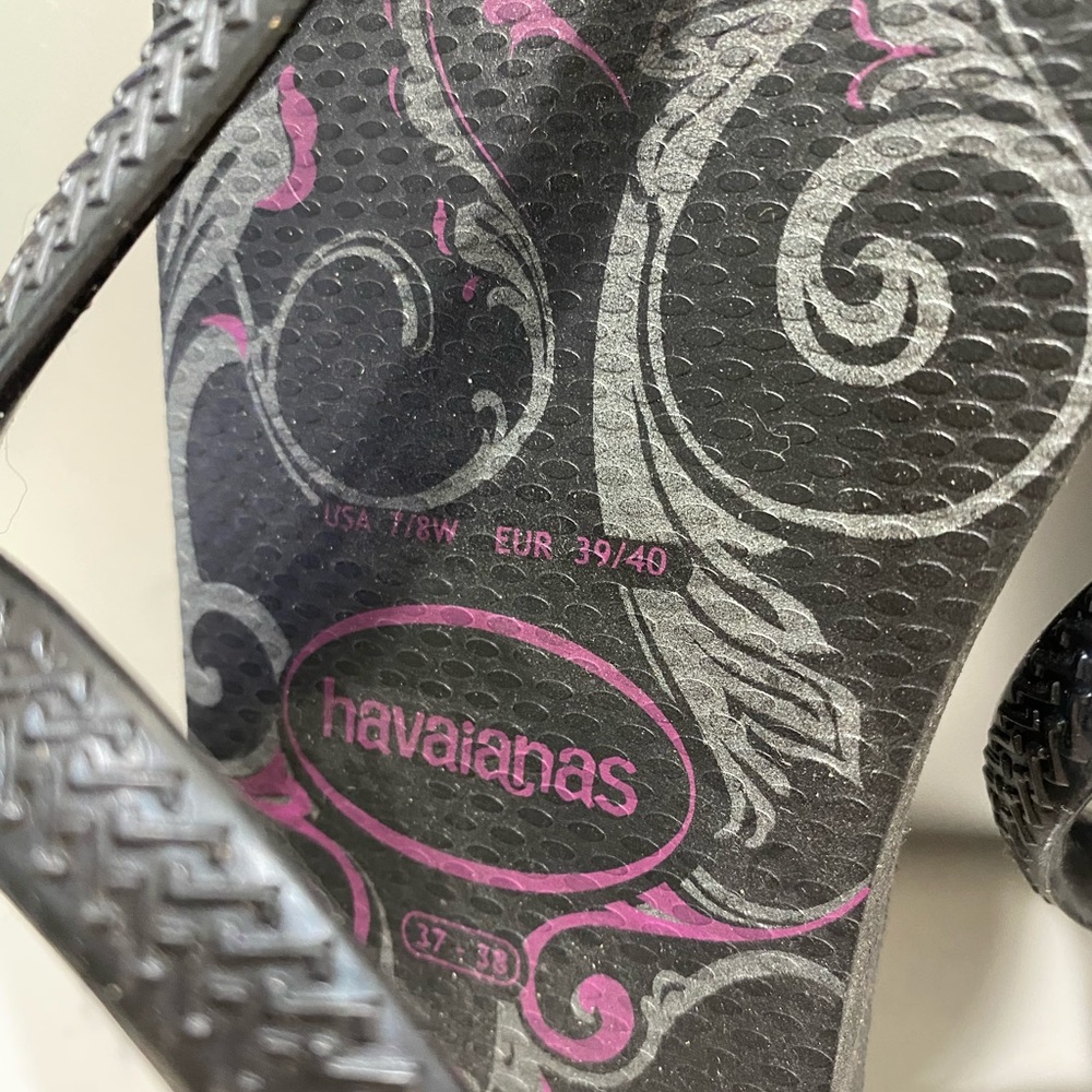 Havaianas Urban Flip Flops womens like new , used once , size 8
